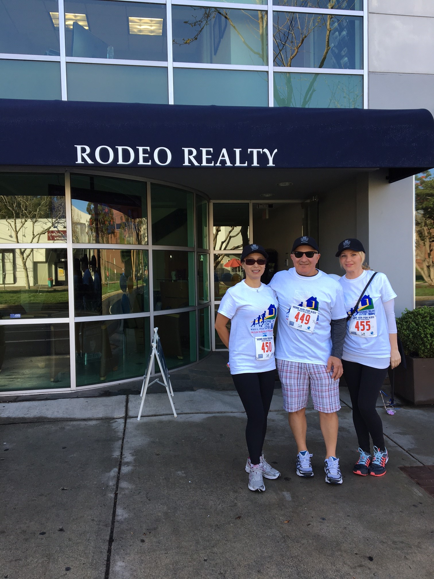 Rodeo Realty agents take part in annual Home Run for Kids Rodeo Realty
